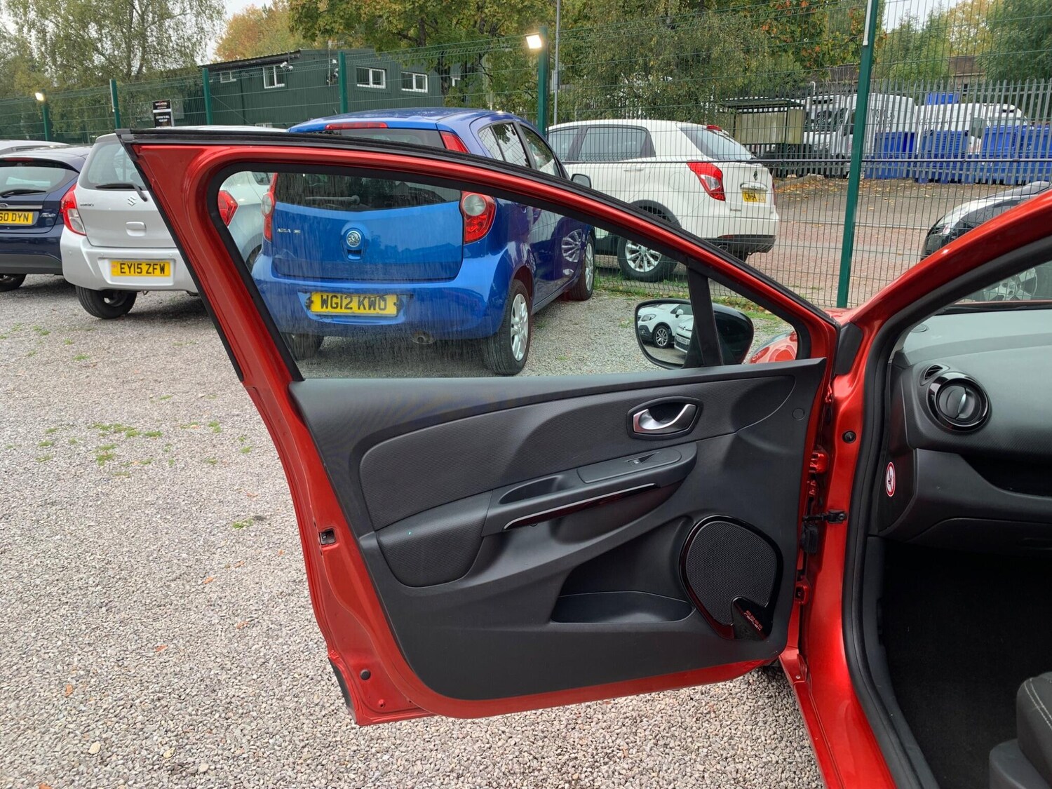 Used Renault Clio 2015 for sale - 76247349: Photo 41