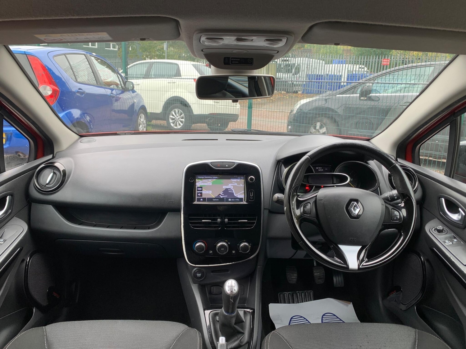 Used Renault Clio 2015 for sale - 76247349: Photo 45