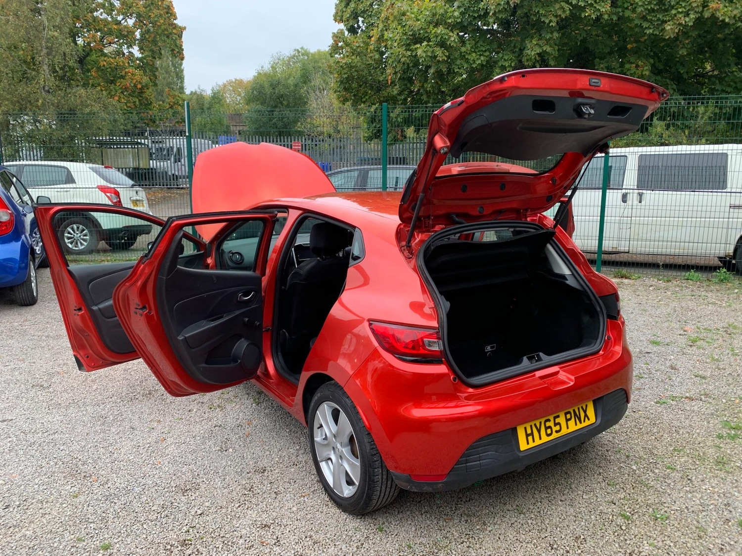 Used Renault Clio 2015 for sale - 76247349: Photo 53