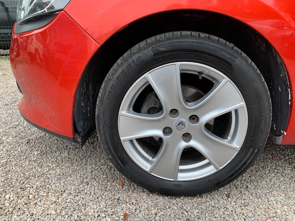Used Renault Clio 2015 for sale - 76247349: Photo 64