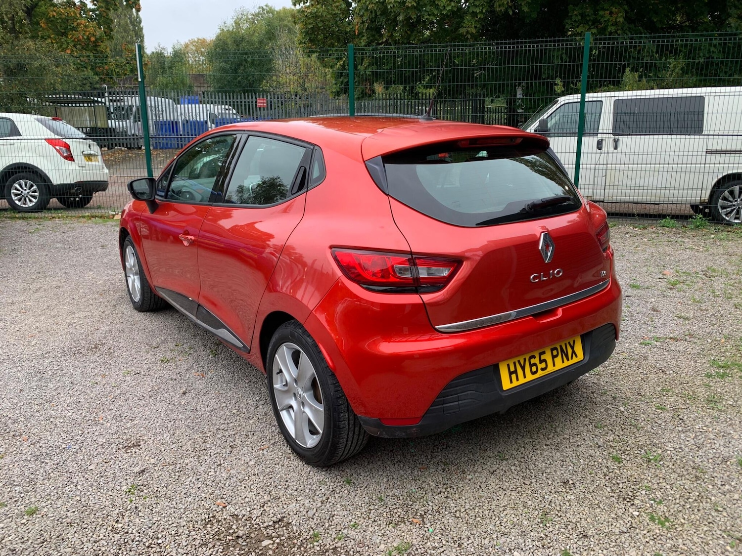 Used Renault Clio 2015 for sale - 76247349: Photo 8