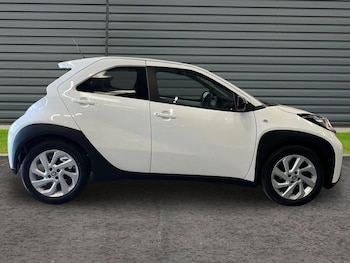 Used Toyota Aygo X 2023 for sale - 79392289: Photo