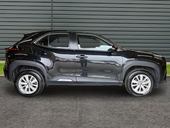 Used Toyota Yaris Cross 2024 for sale - 79684354: Photo