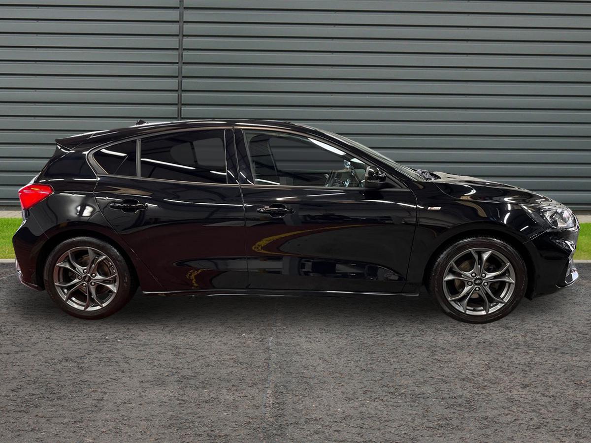 Used Ford Focus 2019 for sale - 76707112: Photo 2