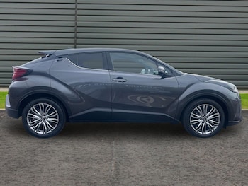 Used Toyota C-HR 2023 for sale - 78826576: Photo
