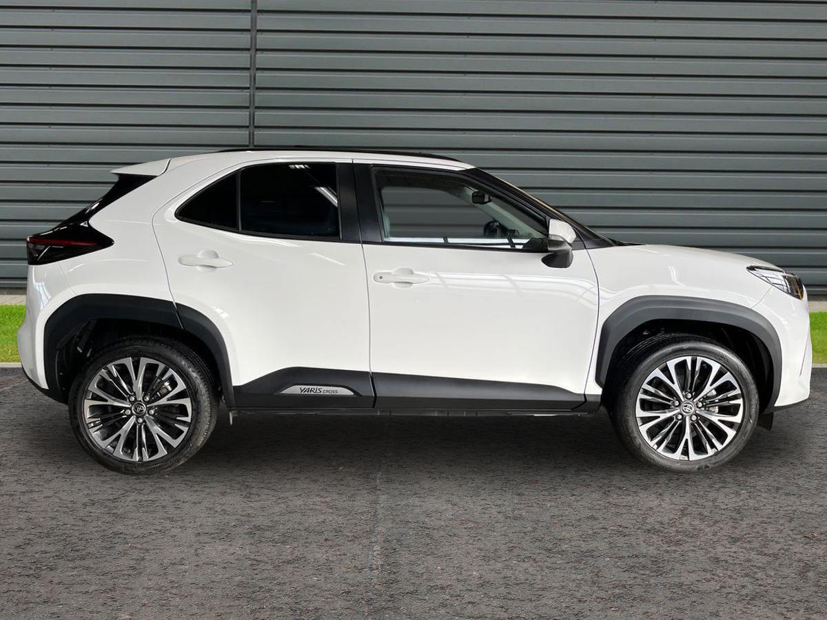 Used Toyota Yaris Cross 2022 for sale - 77629881: Photo 2