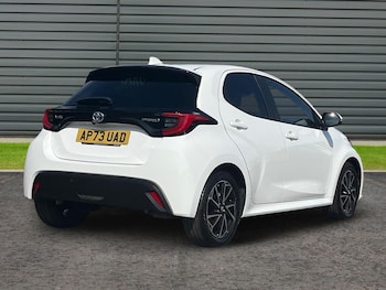 Used Toyota Yaris 2024 for sale - 79418273: Photo