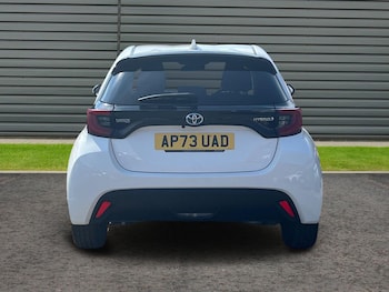Used Toyota Yaris 2024 for sale - 79418273: Photo