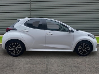 Used Toyota Yaris 2022 for sale - 76340937: Photo 2