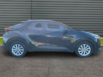 Used Toyota C-HR 2026 for sale - 79684336: Photo