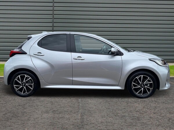 Used Toyota Yaris 2022 for sale - 75272499: Photo 2