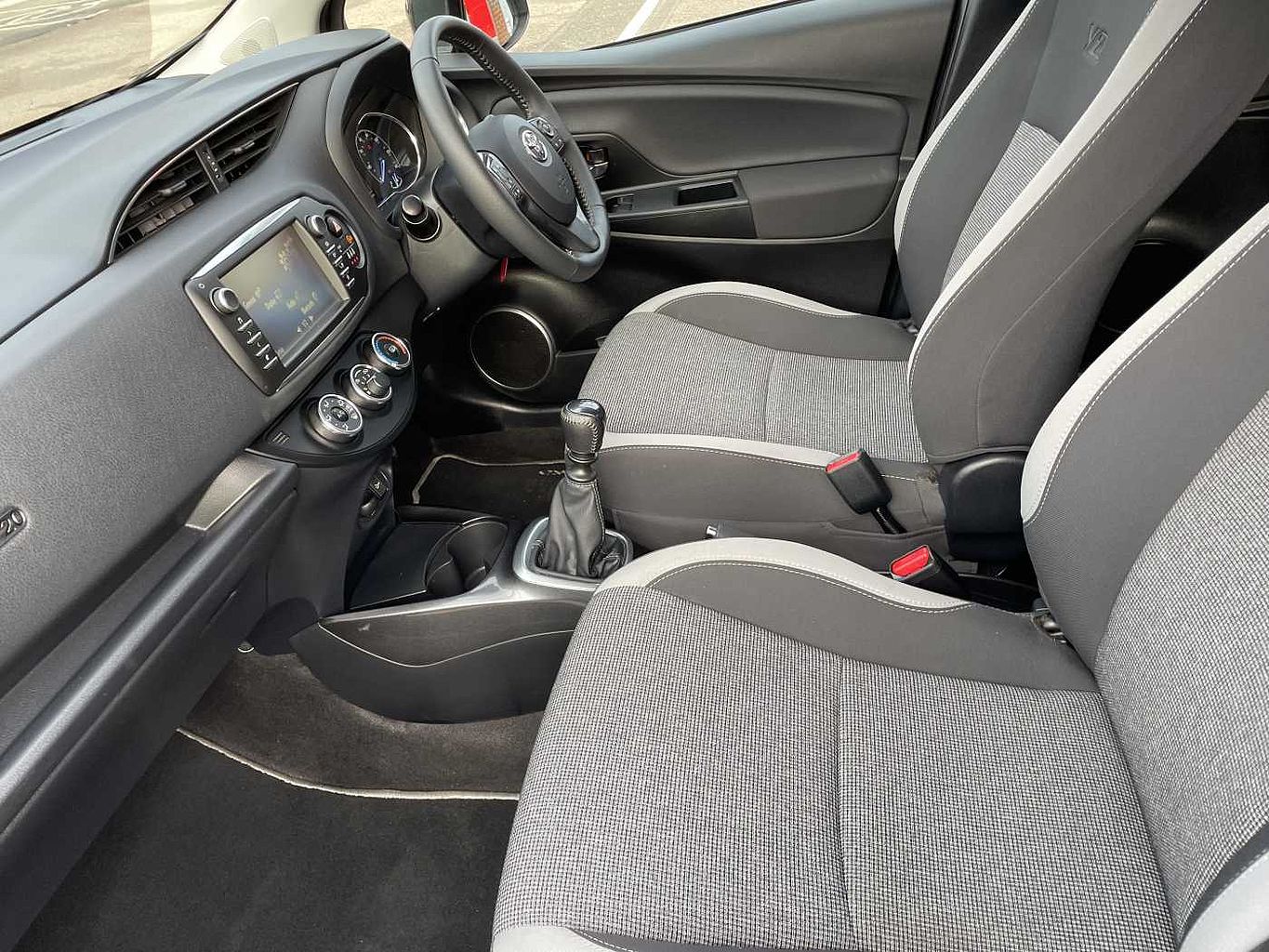 Used Toyota Yaris for sale - 77790071: Photo 9