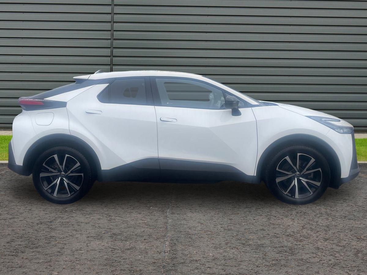 Used Toyota C-HR 2024 for sale - 77650963: Photo 2