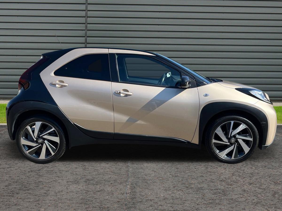 Used Toyota Aygo X 2022 for sale - 76017324: Photo 2