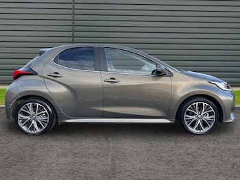 Used Toyota Yaris 2022 for sale - 76505320: Photo