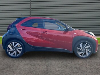Used Toyota Aygo X 2023 for sale - 76316578: Photo 2