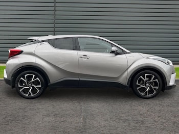 Used Toyota C-HR 2019 for sale - 76805134: Photo