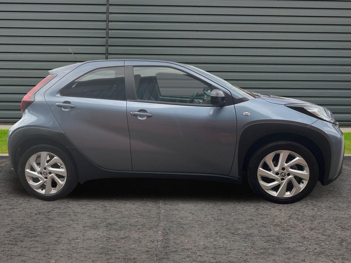 Used Toyota Aygo X 2024 for sale - 76340936: Photo 2