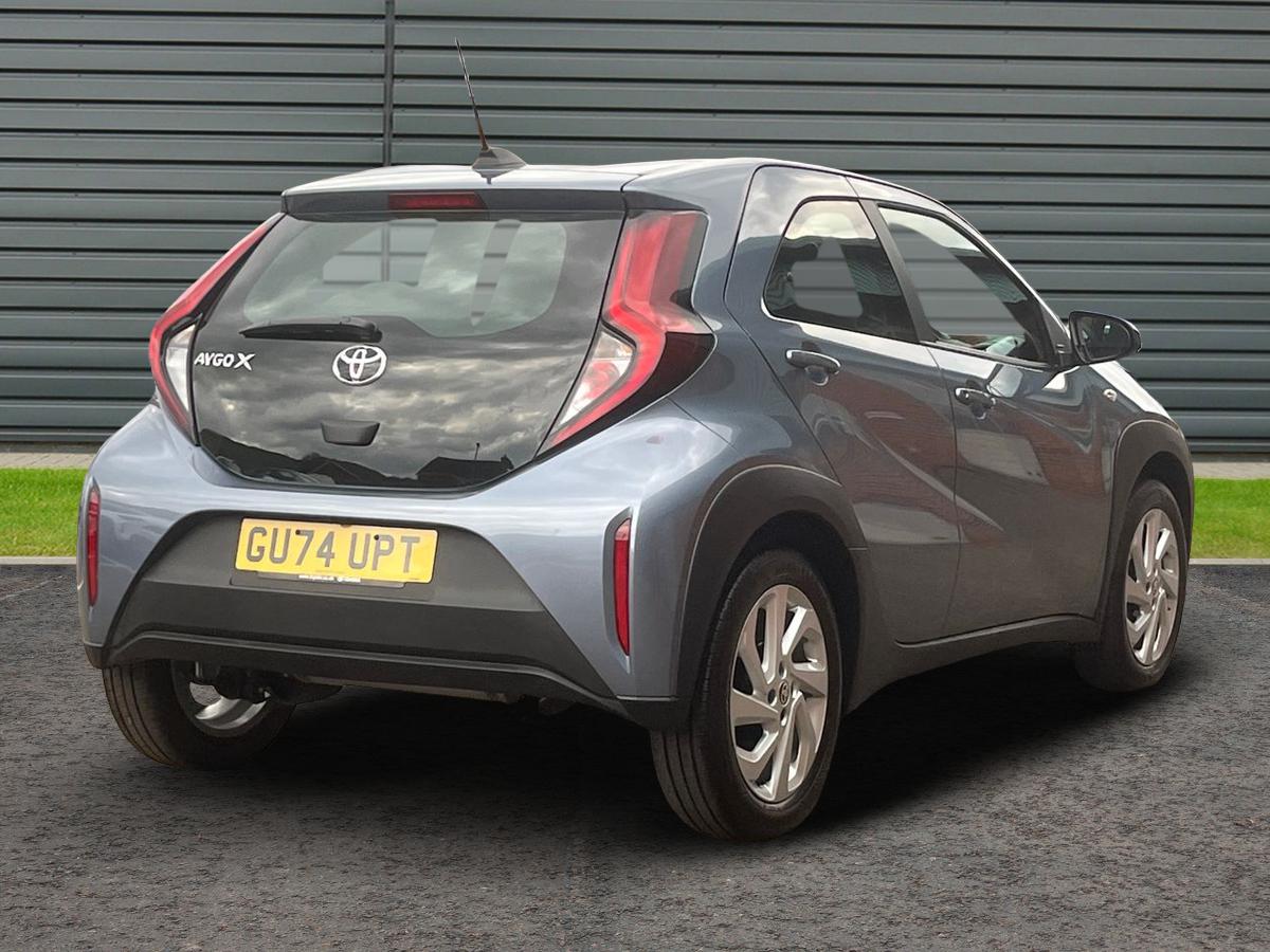 Used Toyota Aygo X 2024 for sale - 76340936: Photo 3