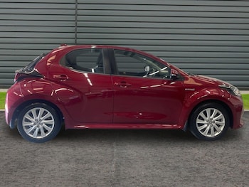 Used Toyota Yaris 2020 for sale - 79365831: Photo