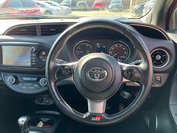 Used Toyota Yaris 2020 for sale - 76344698: Photo 5