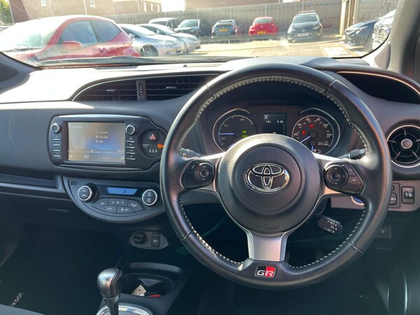 Used Toyota Yaris 2020 for sale - 76344698: Photo 6