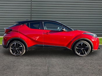 Used Toyota C-HR 2023 for sale - 76831318: Photo