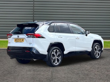 Used Toyota RAV4 2023 for sale - 78040112: Photo