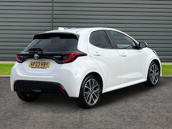 Used Toyota Yaris 2023 for sale - 77889126: Photo