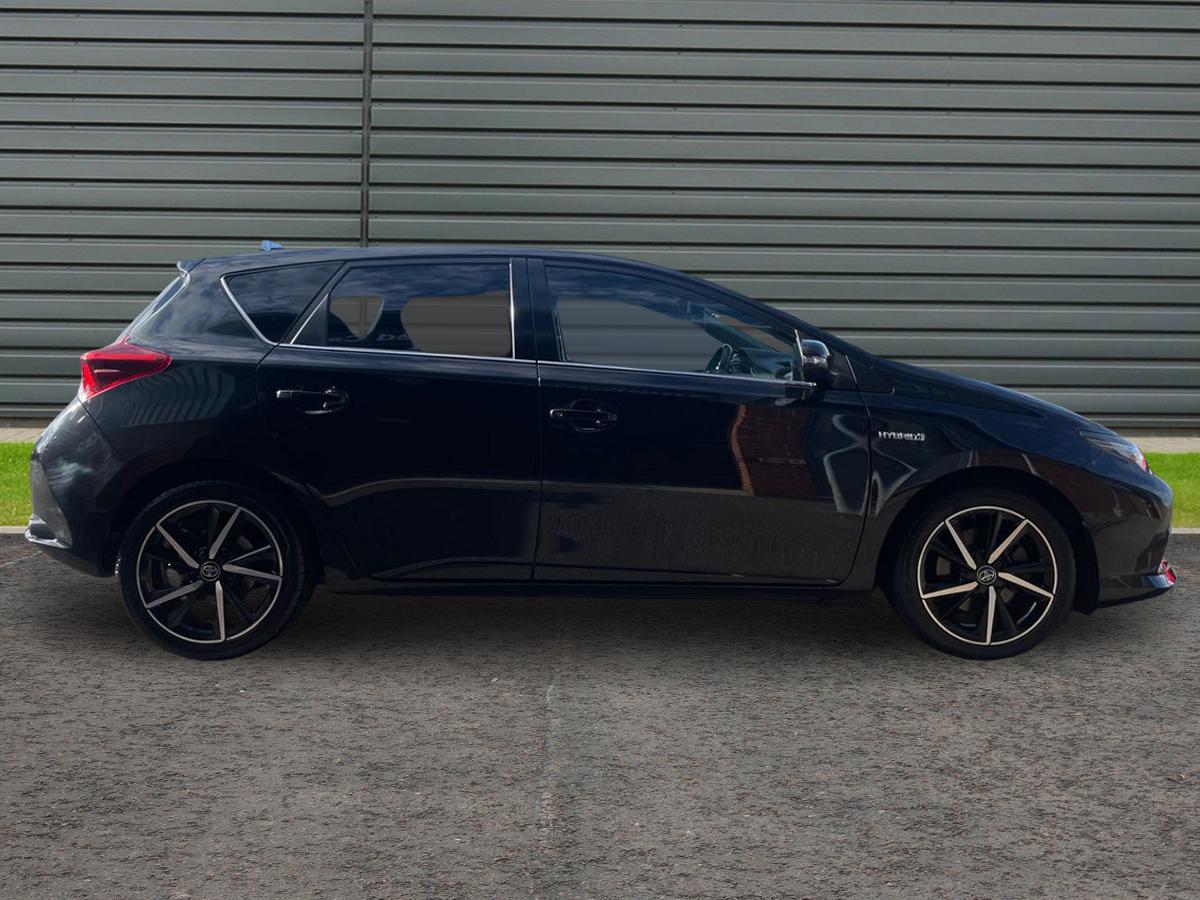 Used Toyota Auris 2018 for sale - 76442543: Photo 2