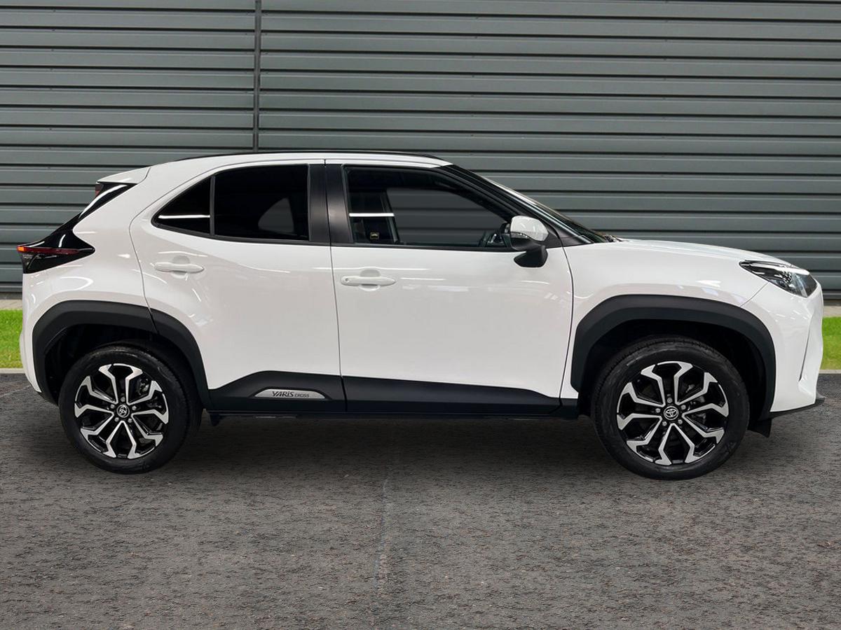 Used Toyota Yaris Cross 2023 for sale - 77159803: Photo 2