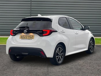 Used Toyota Yaris 2023 for sale - 76316583: Photo