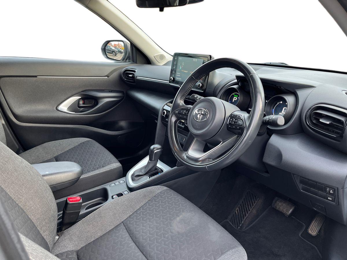 Used Toyota Yaris Cross 2022 for sale - 76442579: Photo 9