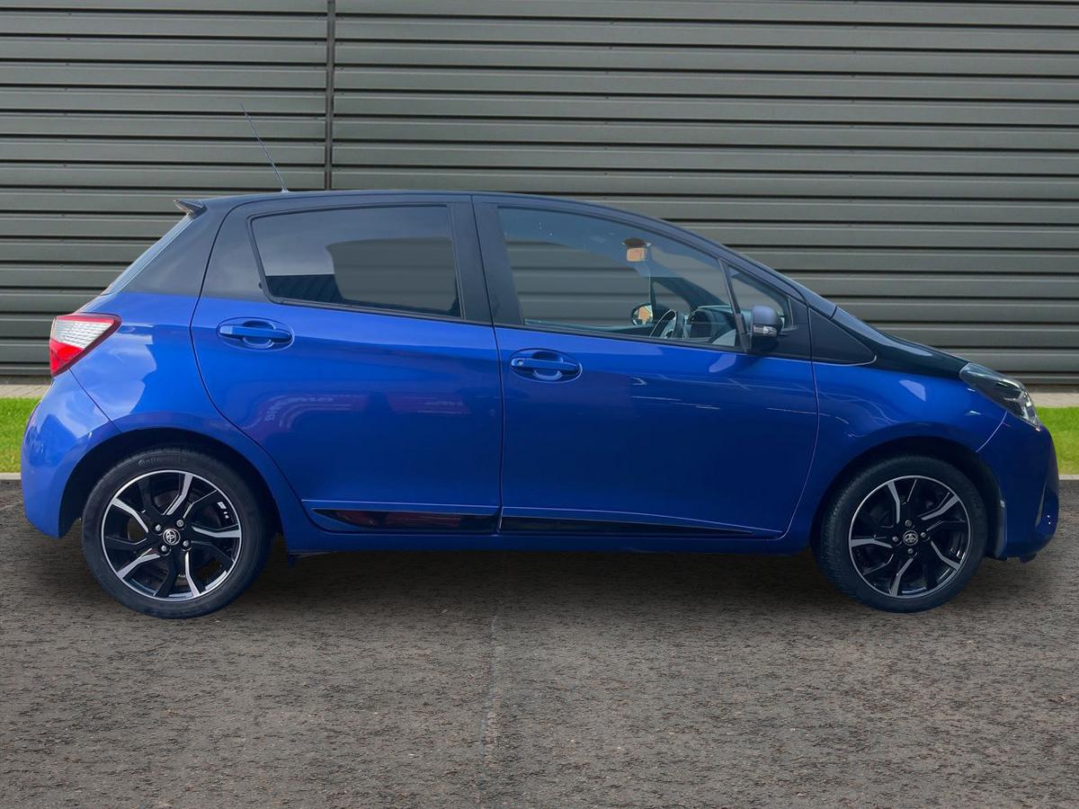 Used Toyota Yaris 2018 for sale - 76853664: Photo 2