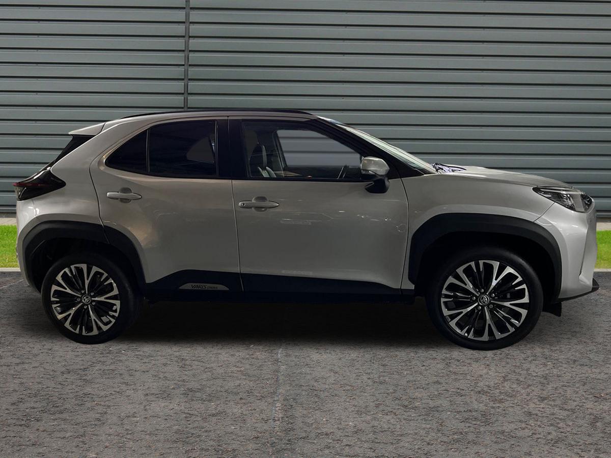 Used Toyota Yaris Cross 2022 for sale - 76143472: Photo 2