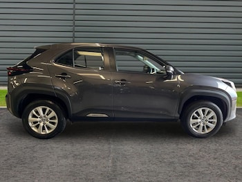 Used Toyota Yaris Cross 2023 for sale - 79558472: Photo