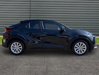 Used Toyota C-HR 2025 for sale - 79380888: Photo
