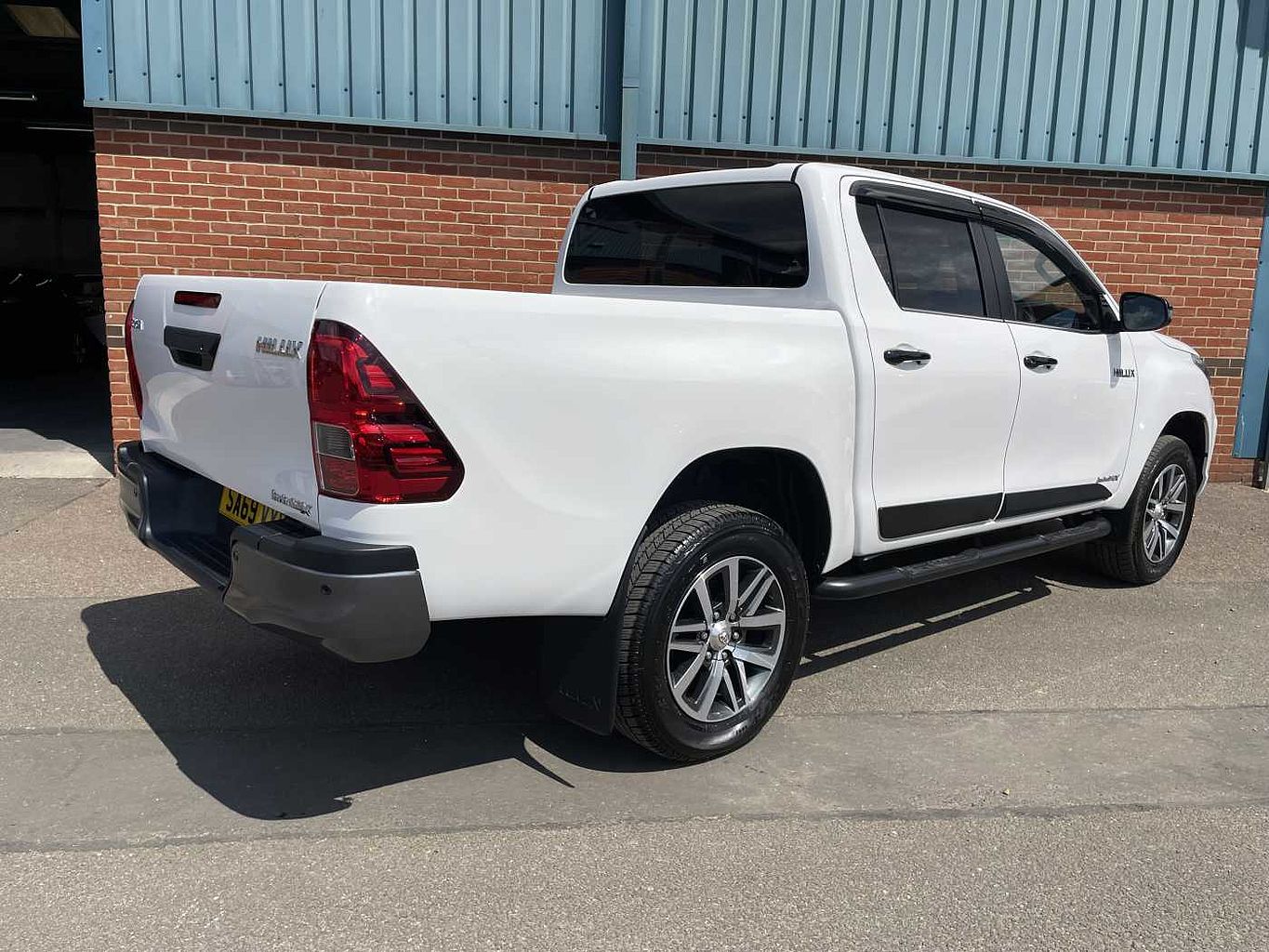 Used Toyota Hilux 2019 for sale - 77976931: Photo 2
