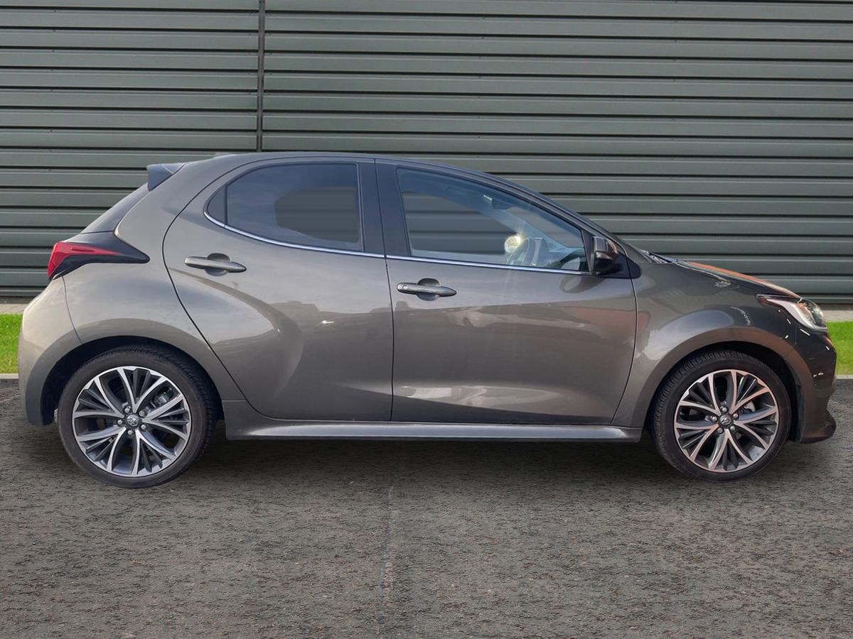 Used Toyota Yaris 2023 for sale - 77976935: Photo 2