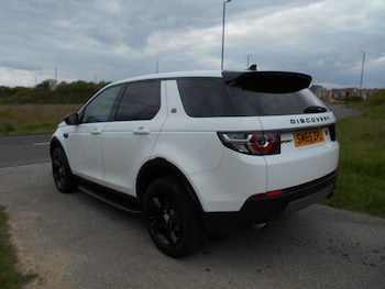 Used Land Rover Discovery Sport 2016 for sale - 78847544: Photo