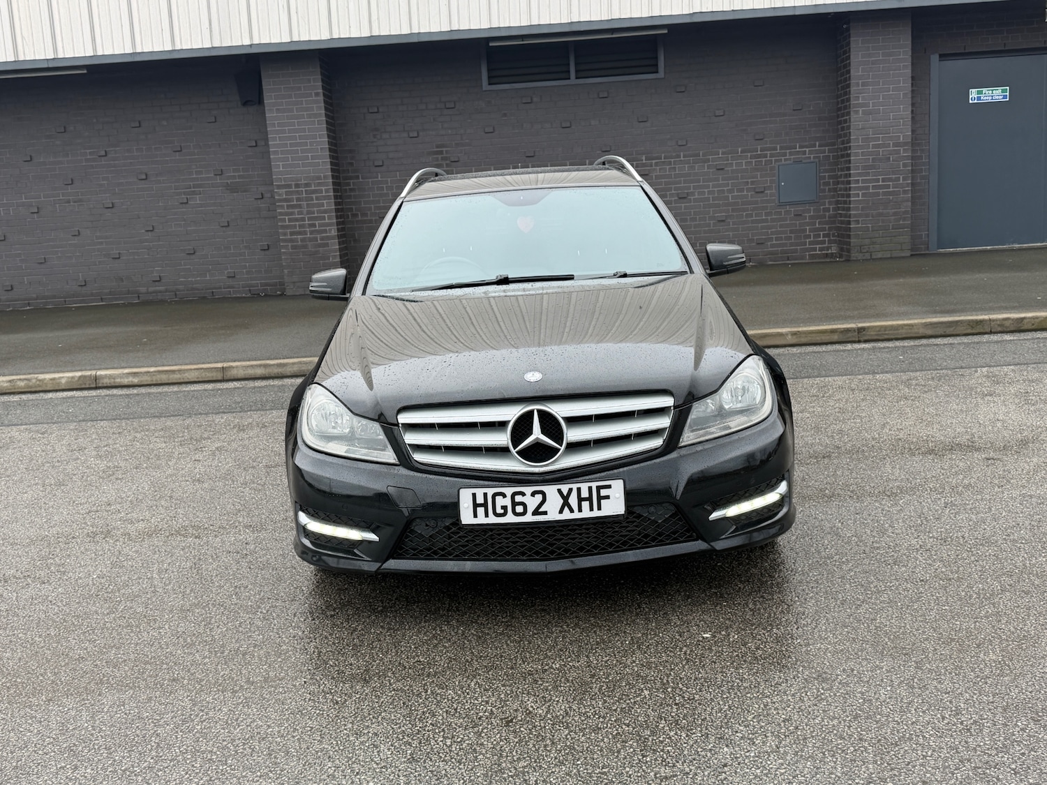 Used Mercedes-Benz C Class 2013 for sale - 77572503: Photo 2