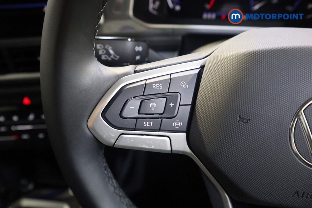 Used Volkswagen T-Roc 2024 for sale - 76355855: Photo 11
