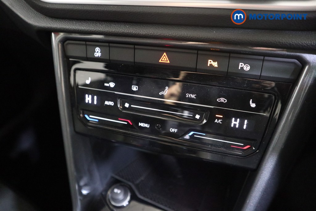 Used Volkswagen T-Roc 2024 for sale - 76355855: Photo 15