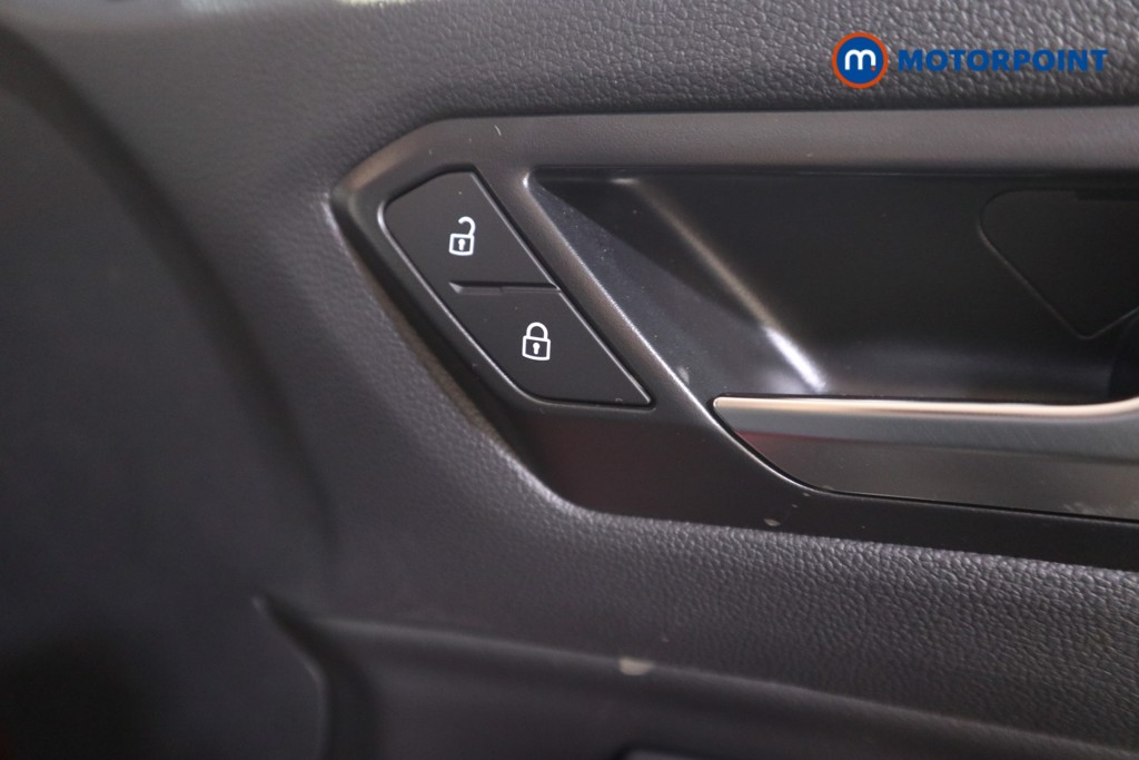 Used Volkswagen T-Roc 2024 for sale - 76355855: Photo 20