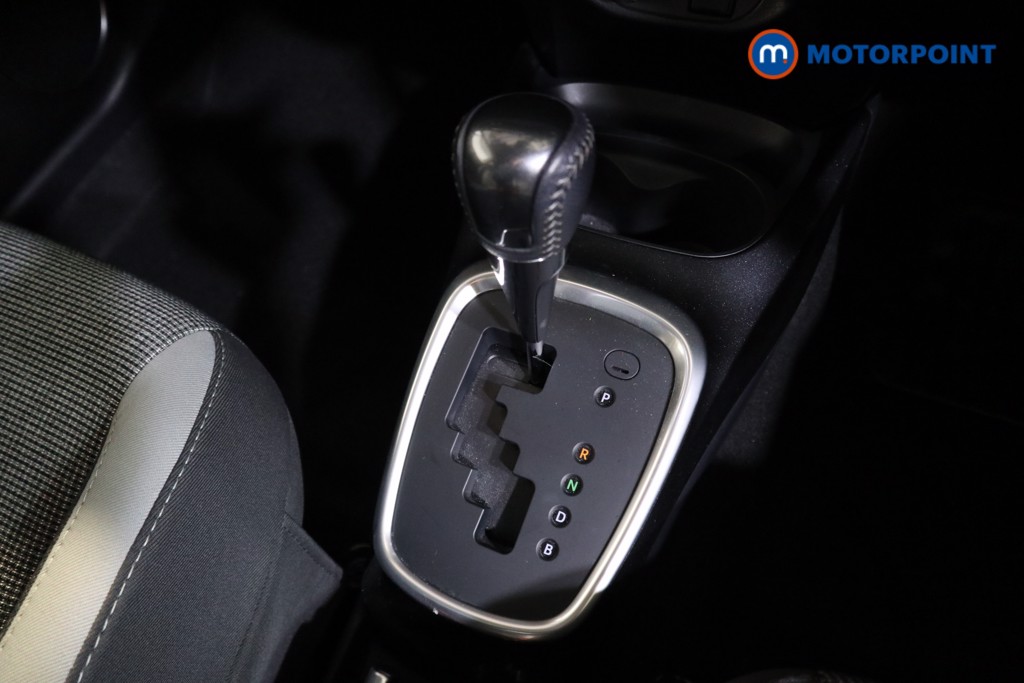 Used Toyota Yaris 2020 for sale - 76895737: Photo 17