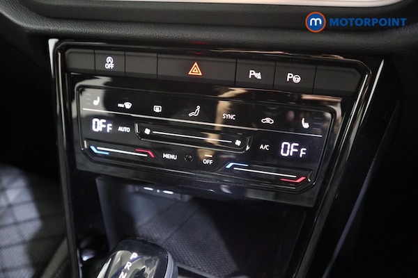 Used Volkswagen T-Roc 2024 for sale - 76181677: Photo 16