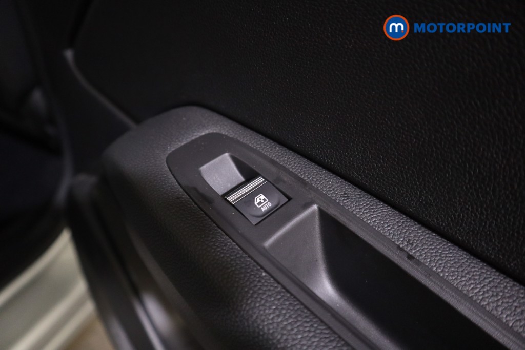 Used Renault Captur 2023 for sale - 77002256: Photo 25