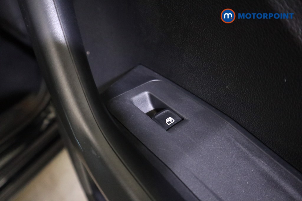 Used Volkswagen T-Roc 2023 for sale - 76819531: Photo 25