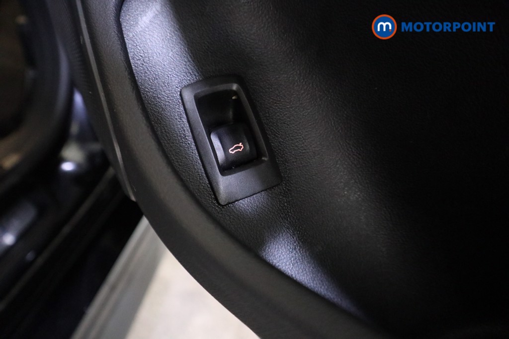 Used BMW i4 2025 for sale - 77128445: Photo 19