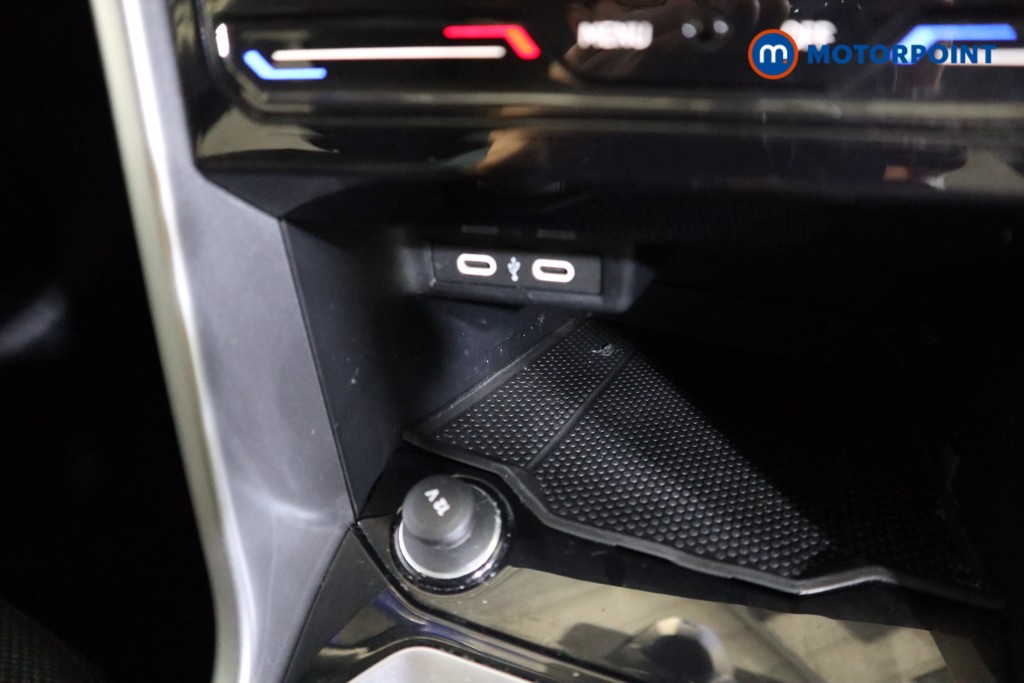 Used Volkswagen T-Roc 2023 for sale - 77872730: Photo 16